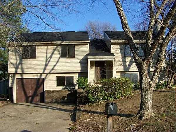1st image of 2812 Ravenwood Dr