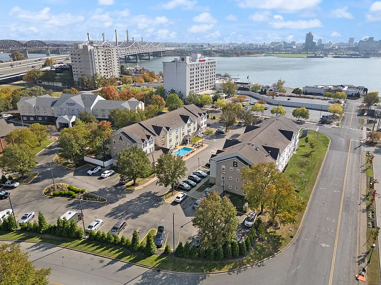 619 N Shore Dr #1 — Photo 17
