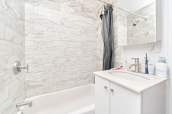 Rented by Living New York | media 16