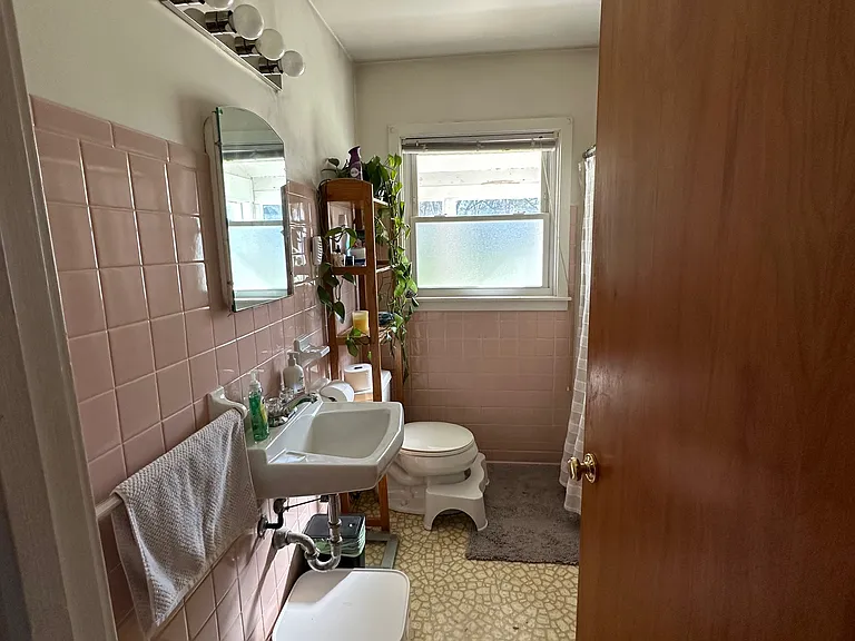 708 Barton Dr — Photo 12