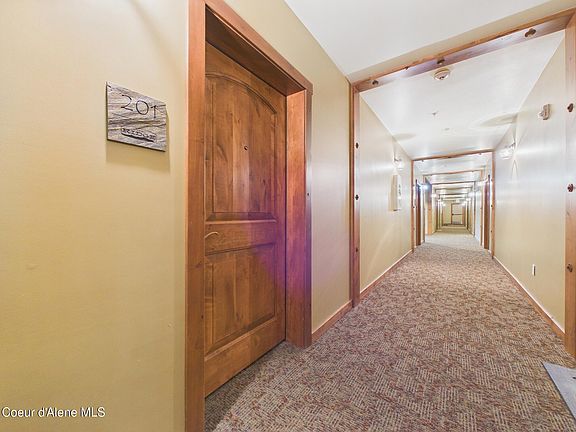 3rd image of 834 McKinley Ave #201
