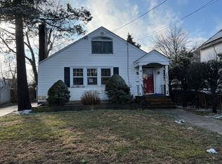 65 4th Ave, Huntington Station, NY 11746