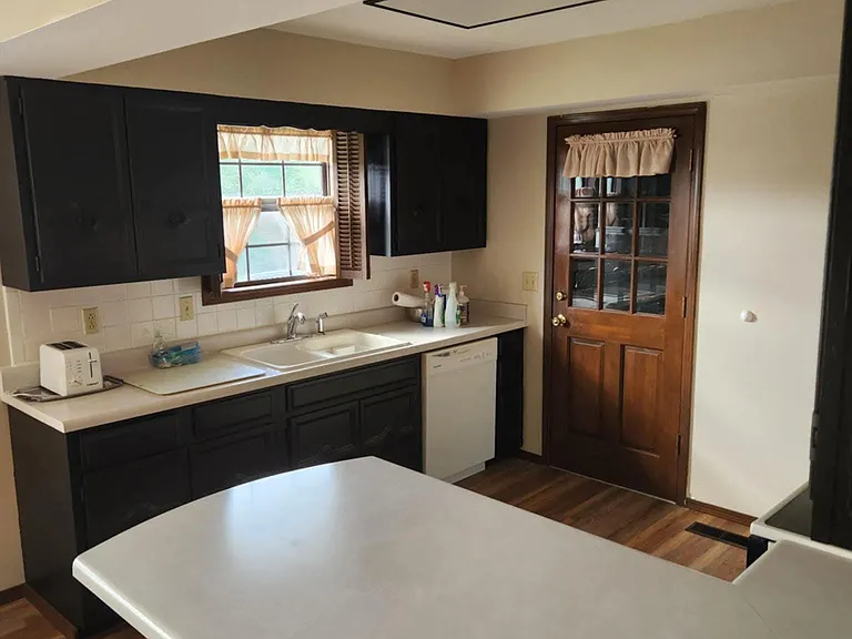 104 Parkview Cir — Photo 3