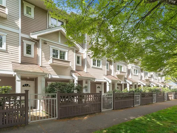 1870 Cook St #3, Victoria, BC V8T 3P6