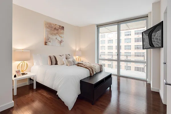 Rented by Triplemint | media 33