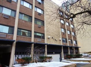6121 N Sheridan Rd APT 3A, Chicago, IL 60660