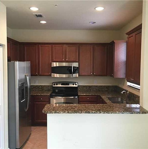 2nd image of 4931 N Harbor Isles Dr