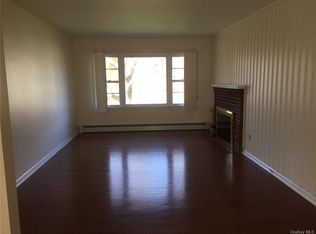 34 Cross St, New Windsor, NY 12553