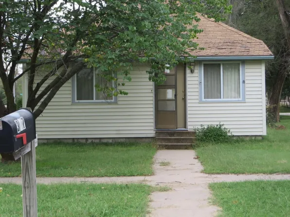 327 E Avenue B, Hutchinson, KS 67501