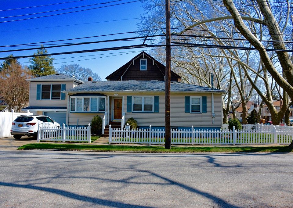 1st image of 118 Clawson St