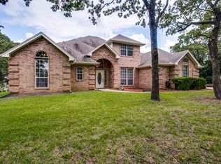 1028 Summit Dr, Burleson, TX 76028