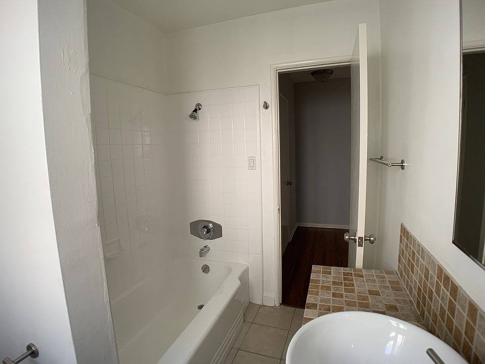 1st image of 7151 Fountain Ave APT 2