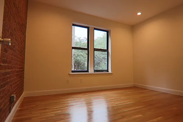 Rented by PMG Real Estate  | media 17