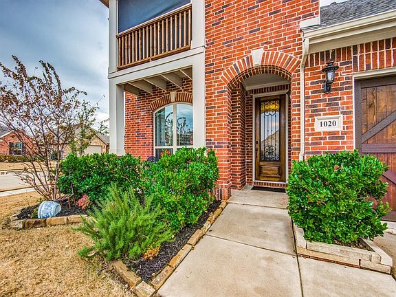 2nd image of 1020 Goldenrod Ln