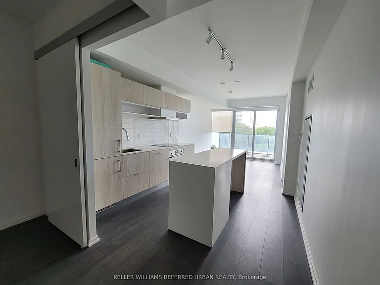 8 Hillsdale Ave E #635 — Photo 3