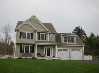 29 Fieldstone Dr, Goffstown, NH 03045