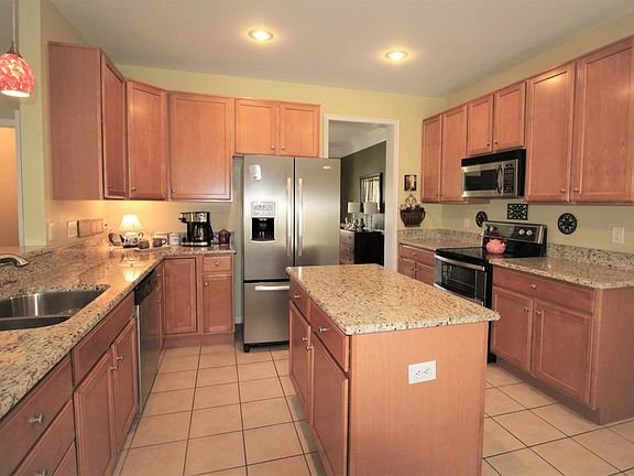 3rd image of 6392 Mueller Lakes Ln