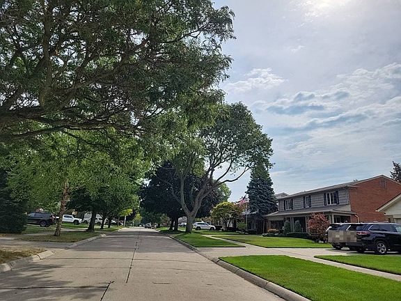 4th image of 659 N Brys Dr