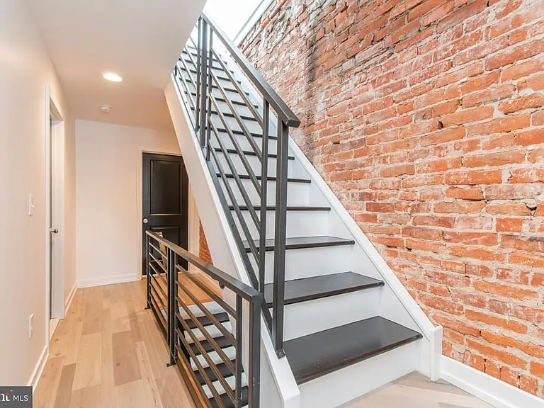 1319 McKean St — Photo 13