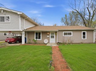 1222 Grove St, Aurora, IL 60505