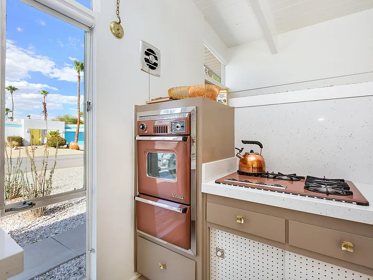 E Spencer Dr — Photo 14