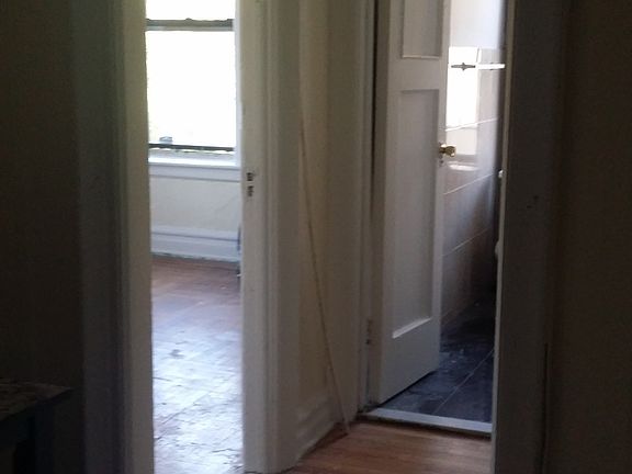 3rd image of 8919 32nd Ave