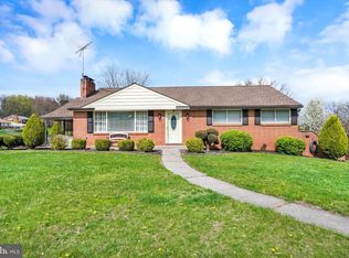1940 Oakley Dr, York, PA