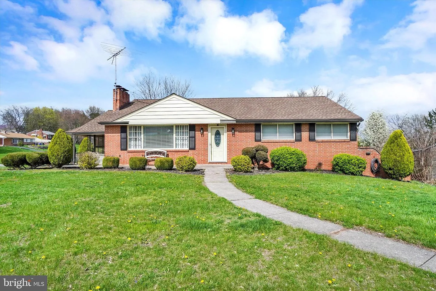 1940 Oakley Dr photo 1