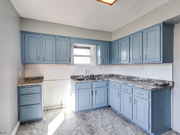 3rd image of 4616 Ardmore Ave