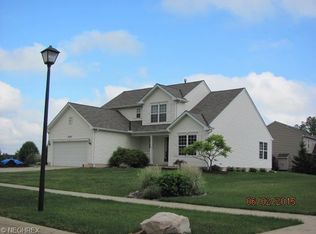 37228 Stone Creek Dr, North Ridgeville, OH 44039