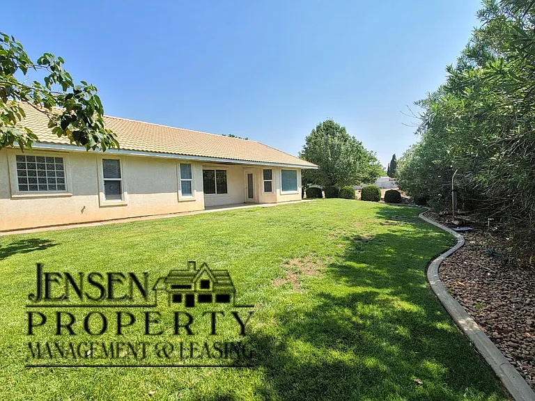 3851 W 200 N — Photo 14