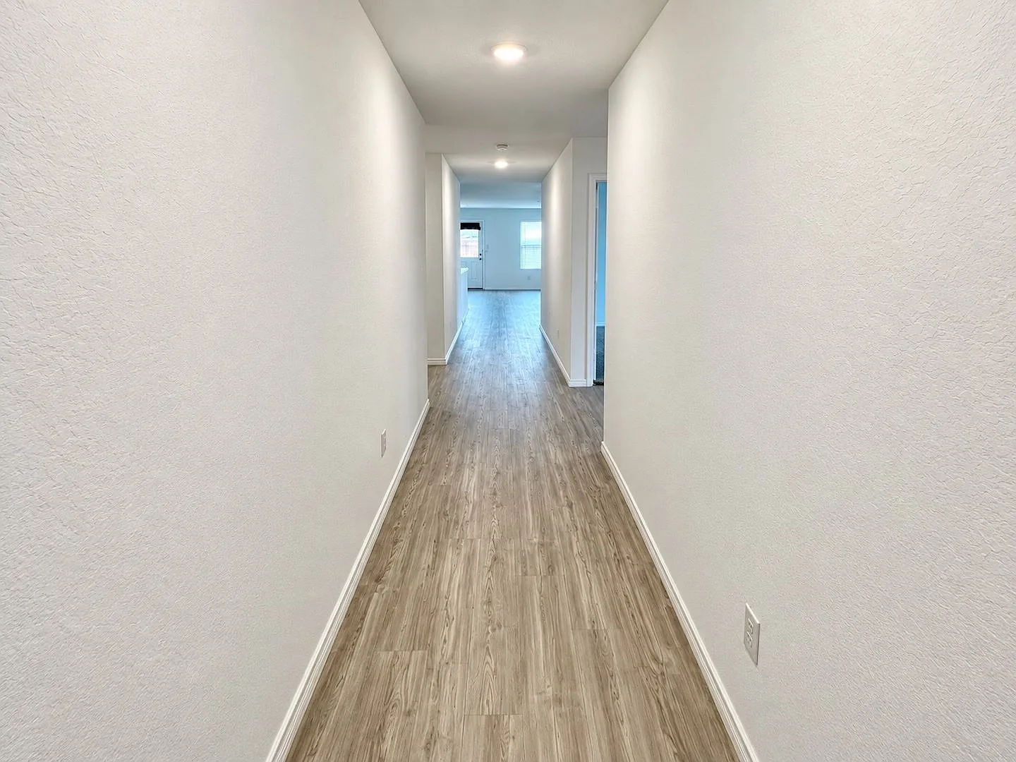 2823 Rosefinch — Photo 2