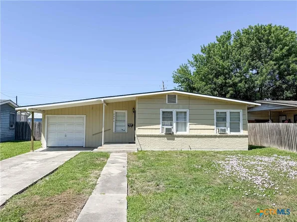 2004 Navidad St, Victoria, TX 77901