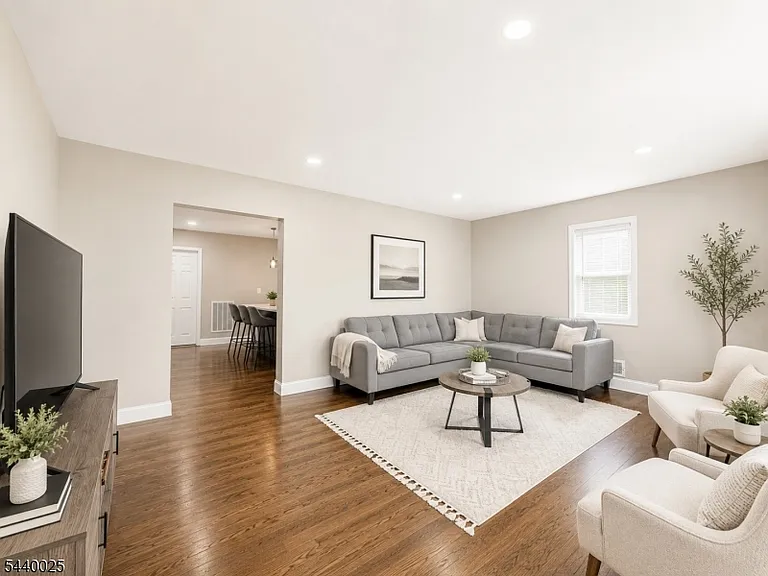 337 S Clinton St #1 — Photo 1