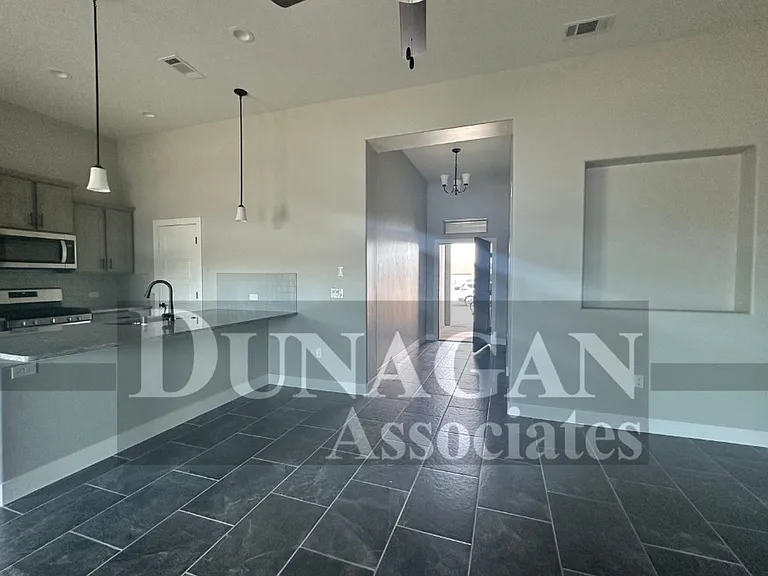 3723 Sapphire Dr — Photo 3