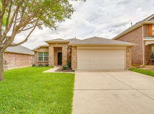 15712 Landing Creek Ln, Roanoke, TX 76262