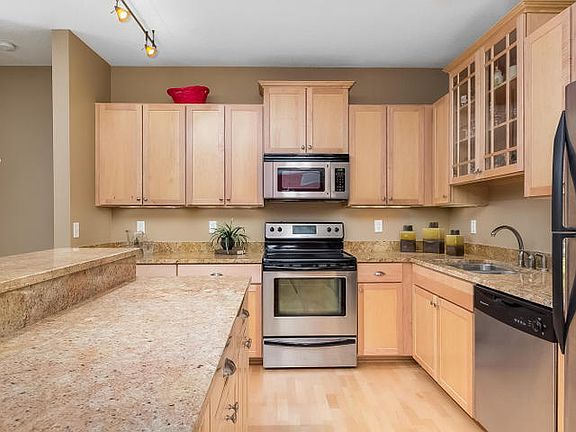 3rd image of 4132 Vernon Ave S APT 202