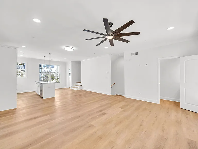 199 Riverstone Commons Cir — Photo 10