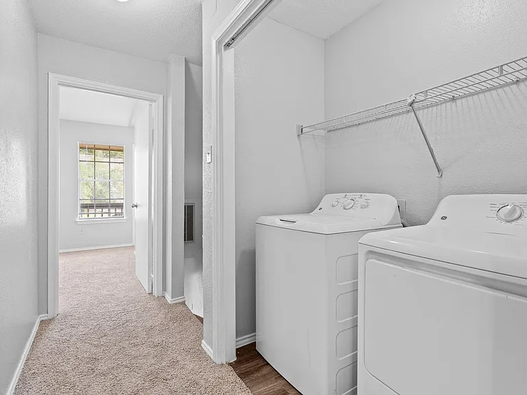 1815 River Crossing Cir #D — Photo 11