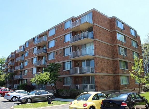 2nd image of 2200 S Stewart Ave APT 4L