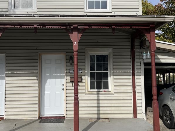 1077 Main St
