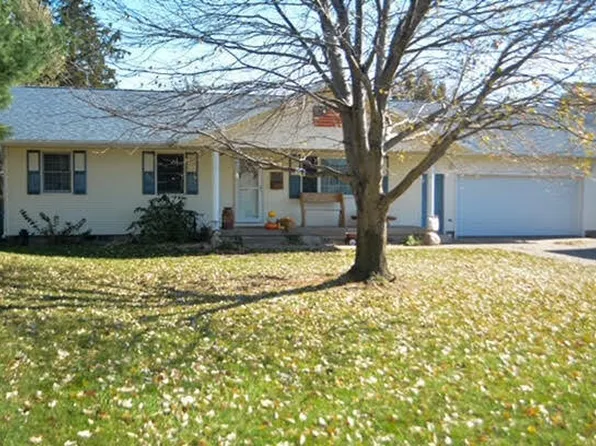 126 Emerald Ln, Fruitland, IA 52749