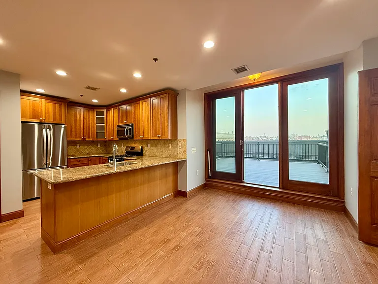 kitchen & deck