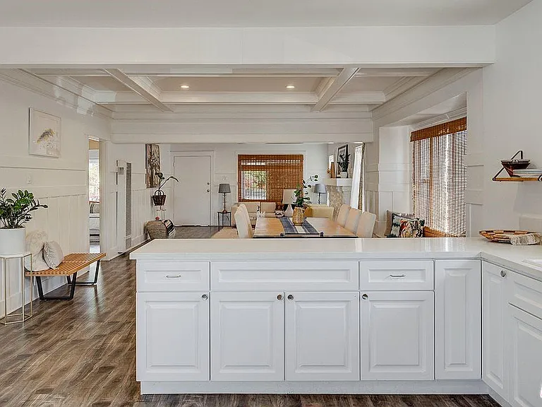 3871 S Hobart Blvd — Photo 13