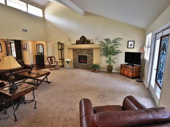 4th image of 345 Hickory Hill Pl