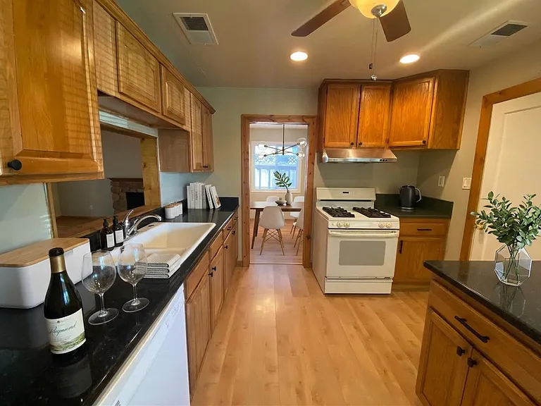 26131 Coleman Ave — Photo 2