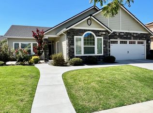 3937 W Clinton Ave, Visalia, CA 93291