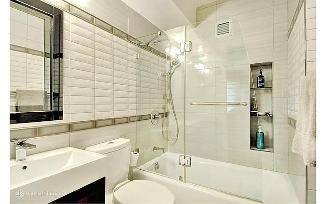 Rented by Douglas Elliman | media 17