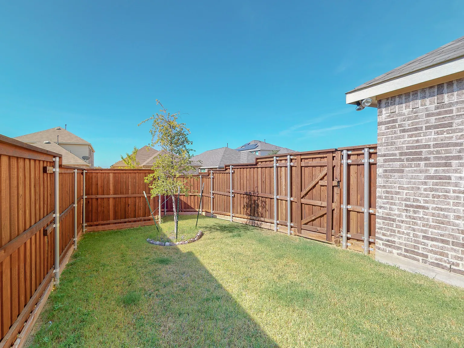 3 bed, 1367 sqft, $1,899 — Photo 4