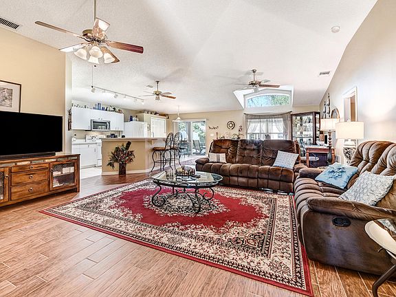 5th image of 4421 Derbyshire Dr